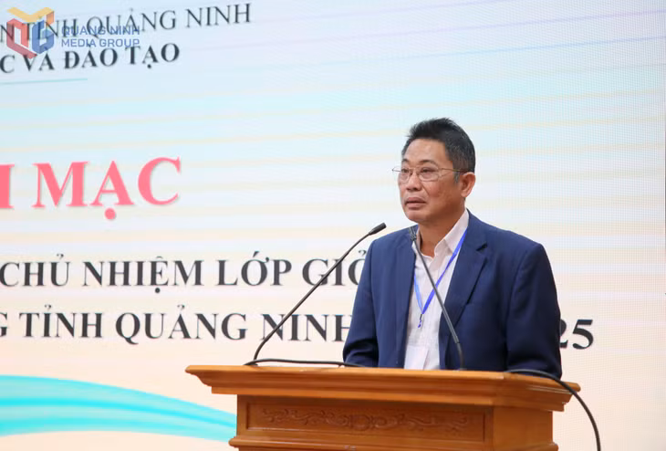 Đồng chí Trịnh Đình Hải, Phó Giám đốc Sở GD&amp;ĐT tỉnh, Phó Trưởng Ban Tổ chức Hội thi Giáo viên chủ nhiệm lớp giỏi cấp THPT tỉnh Quảng Ninh năm 2025 phát biểu khai mạc Hội thi.