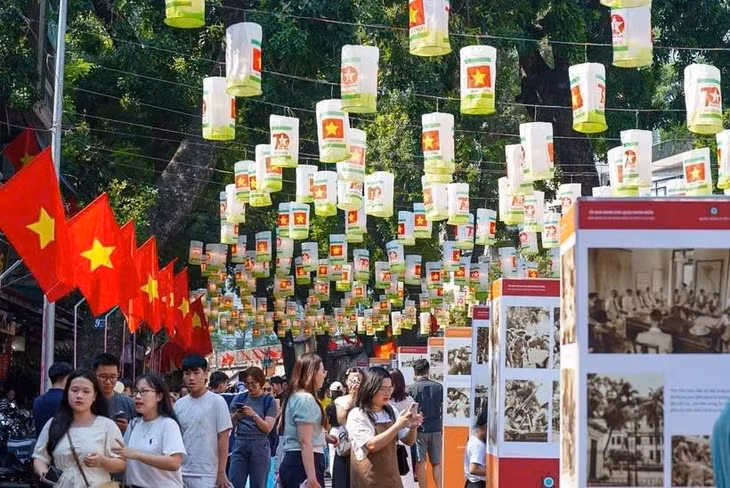 Lễ hội góp phần giới thiệu, quảng bá các điểm đến, sản phẩm, dịch vụ, quà tặng du lịch thương hiệu của Thủ đô Hà Nội. (Ảnh minh họa: TTXVN)