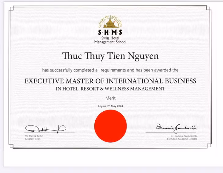 Hình ảnh được Thùy Tiên đăng trên trang cá nhân hôm 14-6-2024 thông báo chính thức hoàn thành chương trình thạc sĩ ngành quản trị nhà hàng - khách sạn - Ảnh: Facebook nhân vật