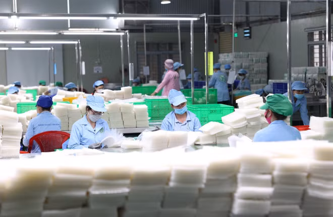 Thủ tướng yêu cầu tiếp tục gia hạn, giảm thuế để tháo gỡ khó khăn cho hoạt động sản xuất kinh doanh. (Ảnh: Thanh Tân/TTXVN)