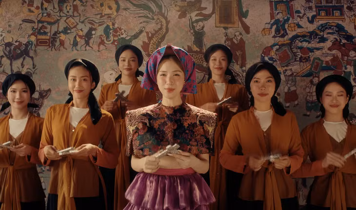 Hòa Minzy quay MV ở quê hương, đưa cả "làng" đóng cameo.