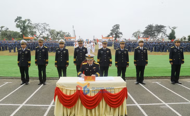 Các cơ quan, đơn vị ký kết giao ước thi đua.