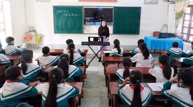 Một giáo viên Nghệ An trong giờ lên lớp. Ảnh: Thành Châu