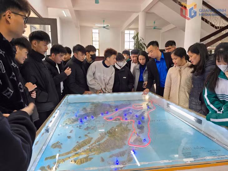 Đoàn thanh niên Trung tâm GDNN - GDTX huyện tổ chức cho ĐVTN khối lớp 12 tham quan, trải nghiệm tại Bảo tàng đa dạng sinh học Vườn quốc gia Bái Tử Long.
