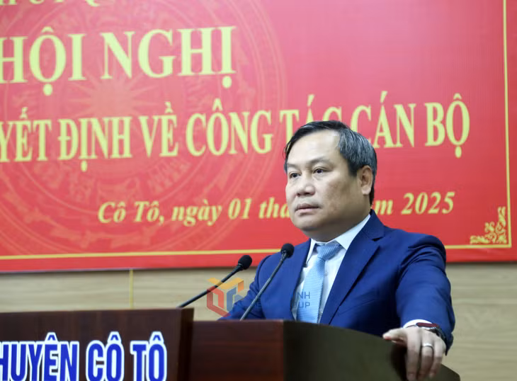 Đồng chí Vũ Đại Thắng, Ủy viên Trung ương Đảng, Bí thư Tỉnh ủy, phát biểu giao nhiệm vụ.