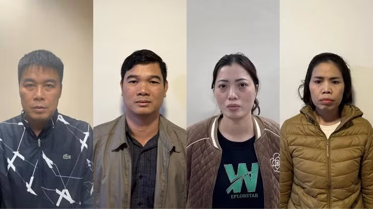 Bị can Nguyễn Văn Hậu (ngoài cùng bên trái) và các bị can khác trong vụ án. Ảnh: Bộ Công an