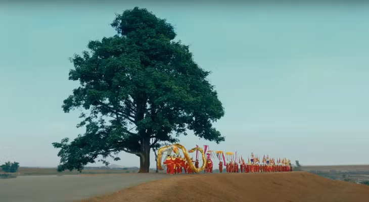 Vùng đất Kinh Bắc với những hội hè đình đám hiện lên sống động trong MV.