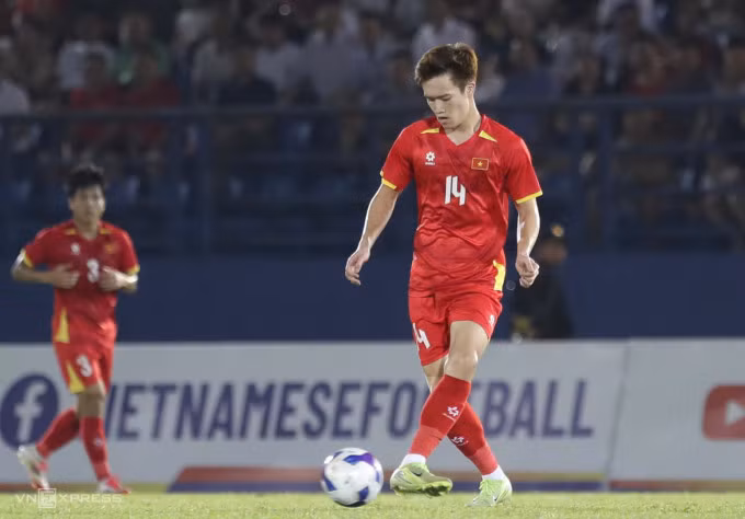 Nguyễn Hoàng Đức đá chính trận Việt Nam thắng Campuchia 2-1, trước khi rời sân ở phút 65. Ảnh: Đức Đồng