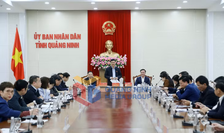 Đồng chí Vũ Hồng Thanh, Ủy viên Trung ương Đảng, Phó Chủ tịch Quốc hội phát biểu chỉ đạo tại buổi làm việc (3-2025). Ảnh: Thu Chung