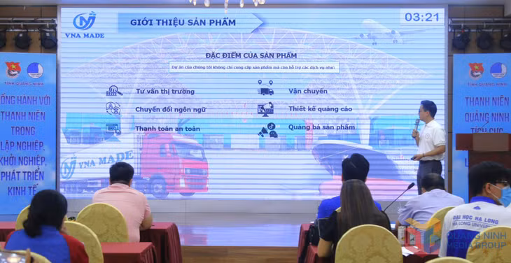 Anh Vũ Hữu Đức, Chủ nhiệm CLB Thanh niên khởi nghiệp TP Móng Cái, giới thiệu về VNA MADE tại Cuộc thi Ý tưởng khởi nghiệp sáng tạo tỉnh lần thứ VII, năm 2024.