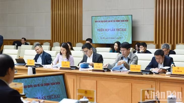 Đại diện lãnh đạo các bộ, ngành tham dự phiên họp. (Ảnh: TRẦN HẢI)