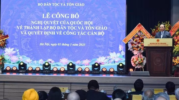 Quang cảnh buổi lễ. (Ảnh: TRÂN HẢI)