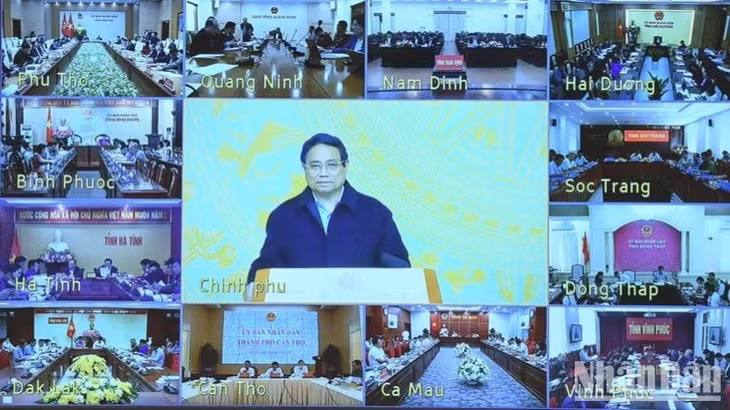Phiên họp được truyền trực tuyến tới trụ sở Ủy ban nhân dân các tỉnh, thành phố trực thuộc Trung ương. (Ảnh: TRẦN HẢI)