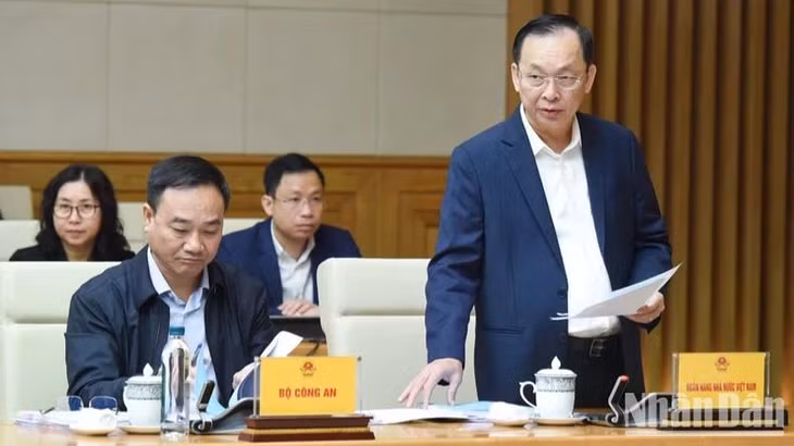 Lãnh đạo Ngân hàng Nhà nước Việt Nam phát biểu ý kiến tại Hội nghị. (Ảnh: TRẦN HẢI)