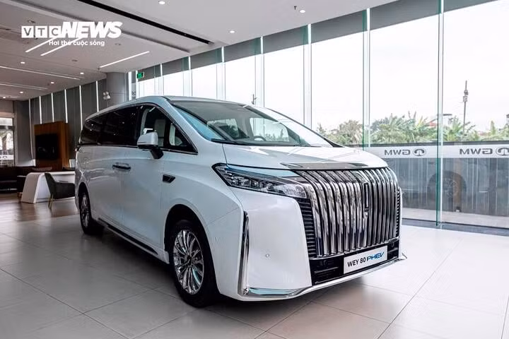 Về an toàn, GWM Wey 80 PHEV được trang bị đầy đủ các công nghệ an toàn chủ động ADAS như camera 360 độ, hệ thống cảm biến quanh xe, kiểm soát hành trình chủ động ACC, phanh chủ động khẩn cấp, tự động lùi chuồng,....
