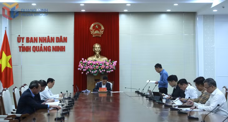 Quang cảnh cuộc họp.