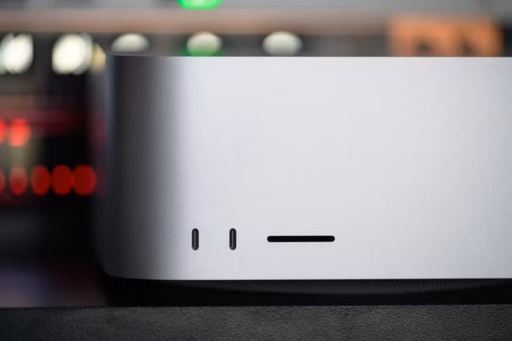 Mặt trước của Mac Studio. Ảnh: The Verge.
