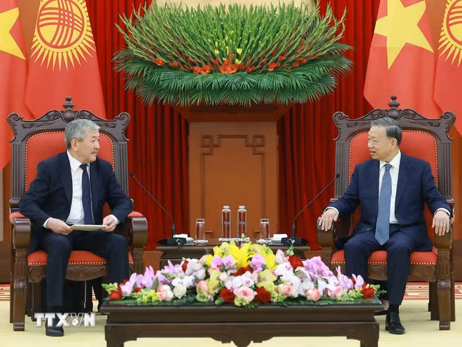Tổng Bí thư Tô Lâm tiếp Thủ tướng Kyrgyzstan Adylbek Kasymaliev. (Ảnh: Thống Nhất/TTXVN)