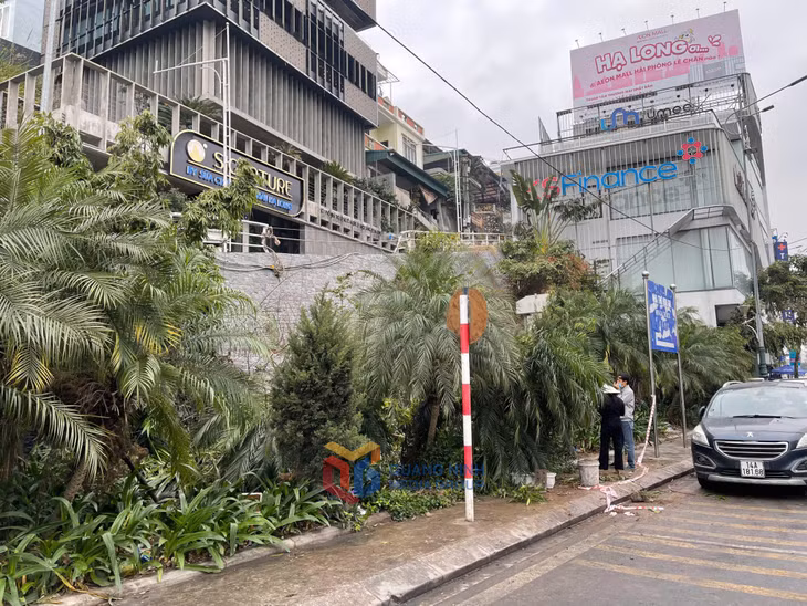 Hiện trường vụ tai nạn đã được lực lượng chức năng xử lý để đảm bảo an toàn giao thông.