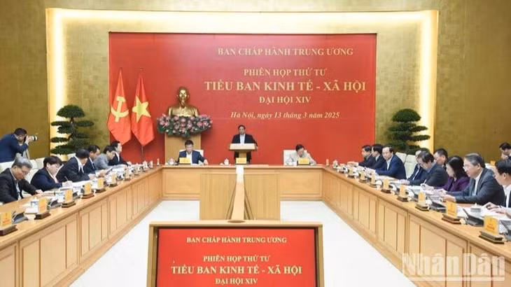 Quang cảnh phiên họp thứ tư Tiểu ban Kinh tế - Xã hội Đại hội lần thứ XIV của Đảng. (Ảnh: TRẦN HẢI)