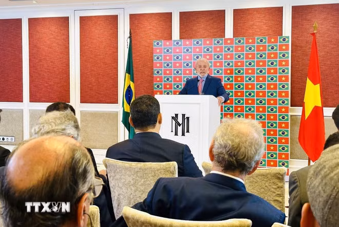 Tổng thống nước Cộng hòa Liên bang Brazil Luiz Inácio Lula da Silva phát biểu tại họp báo. (Ảnh: Việt Đức/TTXVN)