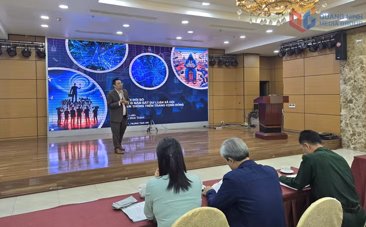 Chuyên gia truyền thông chia sẻ, hướng dẫn kỹ năng nắm bắt dư luận xã hội và nâng cao chất lượng tuyên truyền trên trang cộng đồng của MTTQ các cấp.