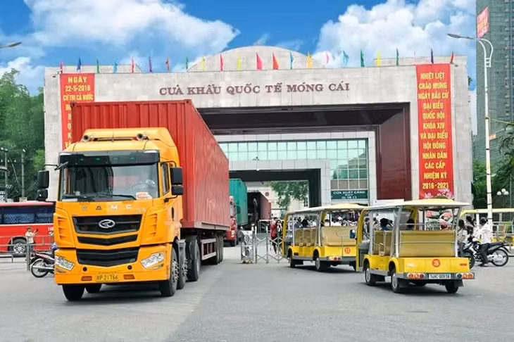 Cộng hưởng sự phát triển của hành lang kinh tế trọng điểm Bắc Bộ và thị trường Trung Quốc, Móng Cái đang ngày càng tăng trưởng mạnh mẽ (Ảnh: Halongmedia)