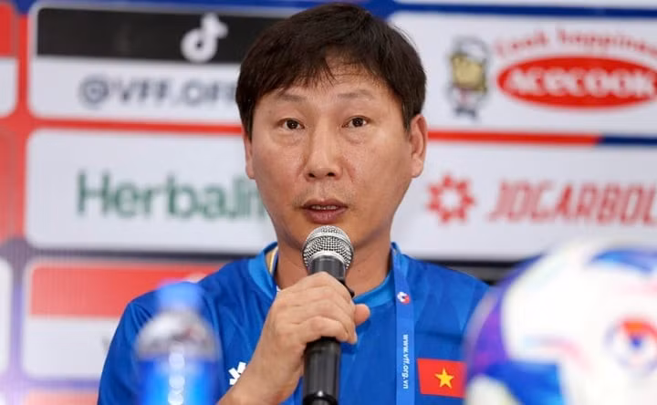Huấn luyện viên Kim Sang-sik