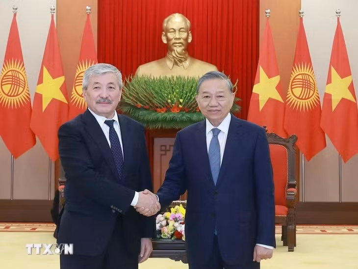 Tổng Bí thư Tô Lâm tiếp Thủ tướng Kyrgyzstan Adylbek Kasymaliev. (Ảnh: Thống Nhất/TTXVN)