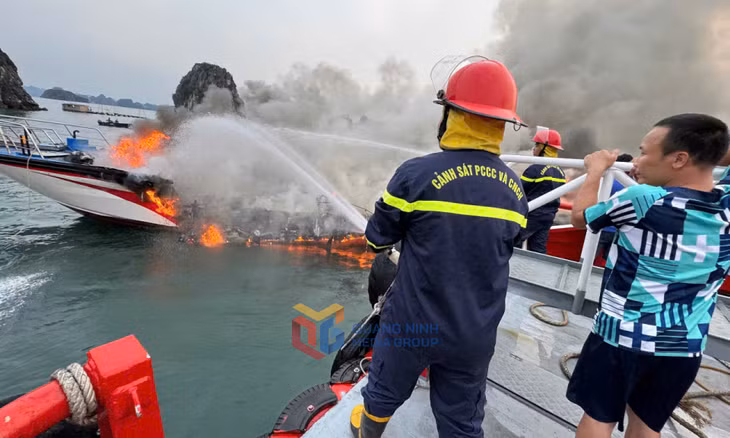 Các lực lượng tham gia chữa cháy tàu Tùng Dương QN-8686.