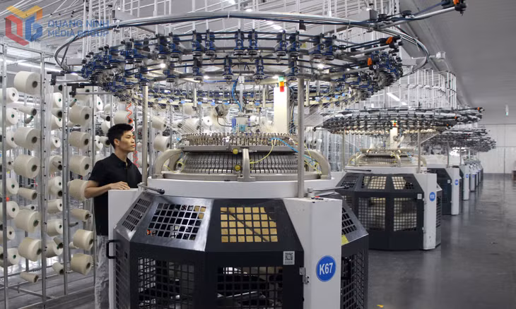 Sản xuất sản phẩm dệt may tại KCN Hải Hà. Ảnh: Mạnh Trường