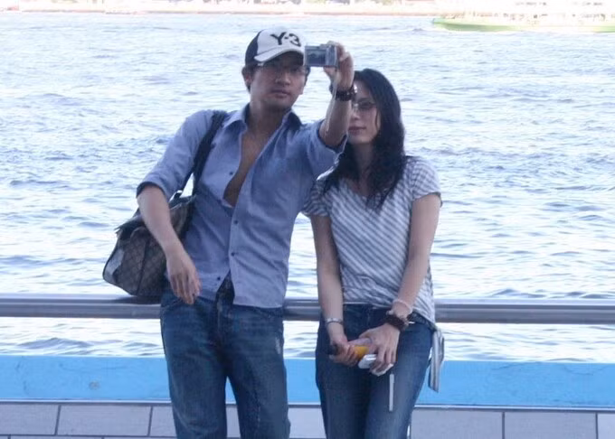 Hữu Bằng và Amy ở Hong Kong năm 2007. Ảnh: On.