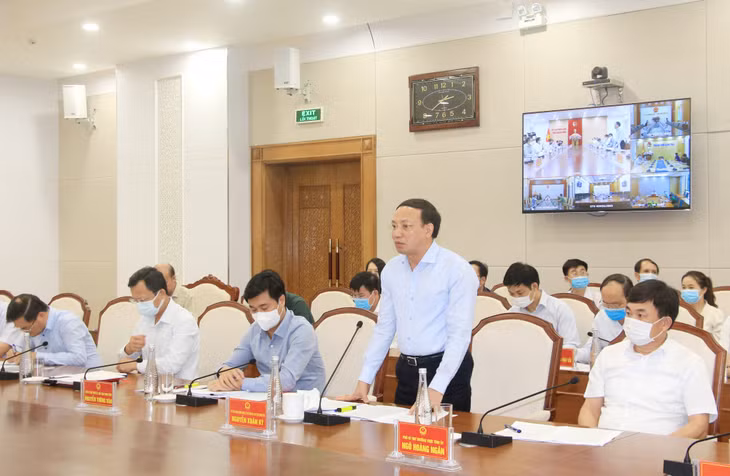 Đồng chí Nguyễn Xuân Ký, Ủy viên Trung ương Đảng, Bí thư Tỉnh ủy, Chủ tịch HĐND tỉnh, phát biểu tại buổi làm việc.
