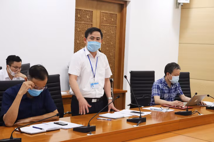 Đại diện các sở, ngành phát biểu tại cuộc họp.