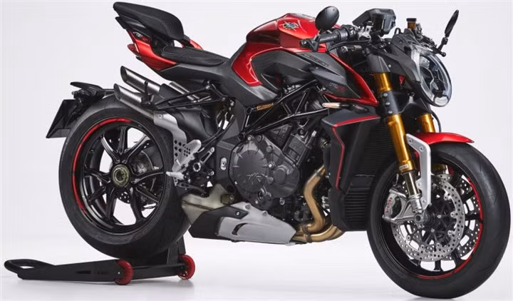 Giống với chiếc Rush 1000, Brutale 1000 RR cũng có công suất 208 mã lực tại vòng quay 13.000 vòng/phút và mô men xoắn 116,6 Nm tại vòng quay 11.000 vòng/phút.