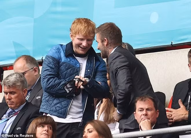 Dù khoảng cách tuổi tác là 20 nhưng Ed Sheeran và David Beckham rất thân thiết.