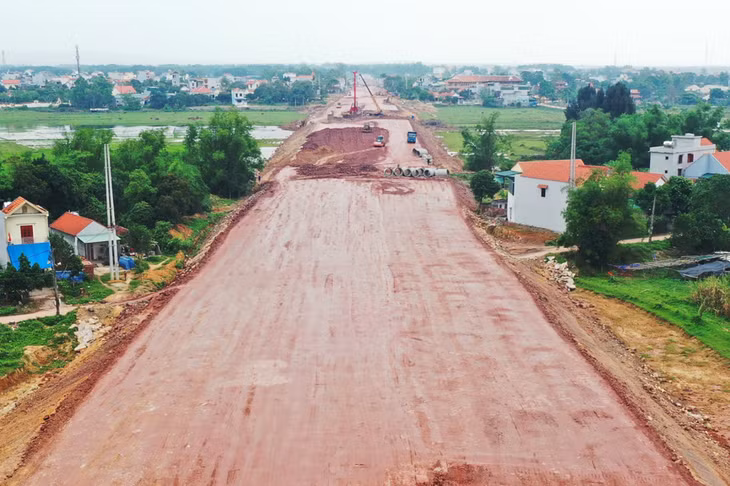 Vị trí cuối tuyến cao tốc nối với cầu Bắc Luân II (TP Móng Cái) đã cơ bản thi công xong nền đường.