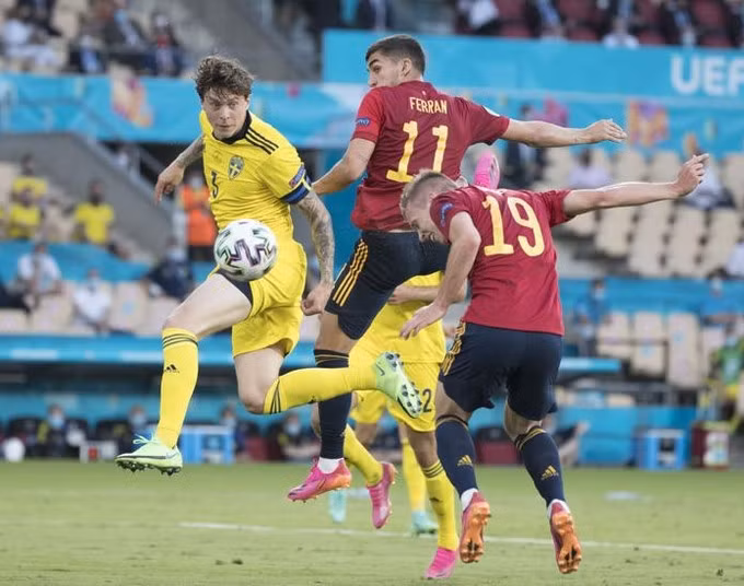 Ferran Torres xuất phát trên hàng công Tây Ban Nha. Ảnh: EFE.