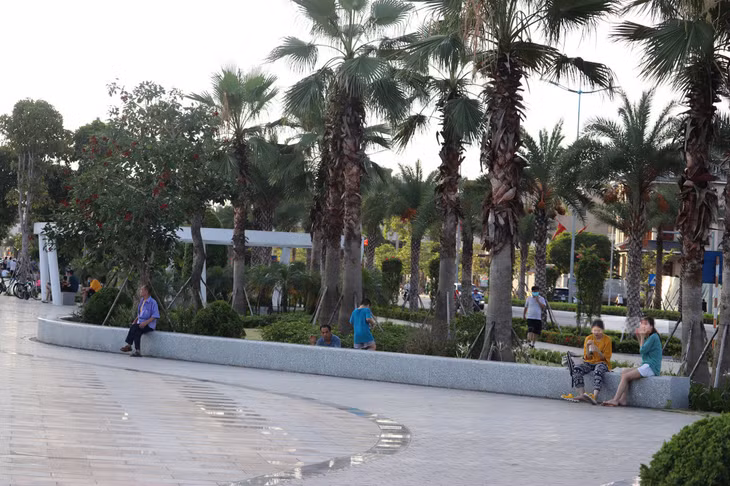 Thậm chí có những người dân còn không đeo khẩu trang.
