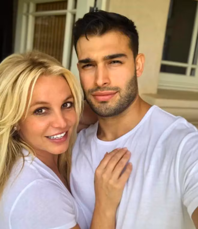 Britney Spears đang hạnh phúc bên bạn trai - Sam Asghari.
