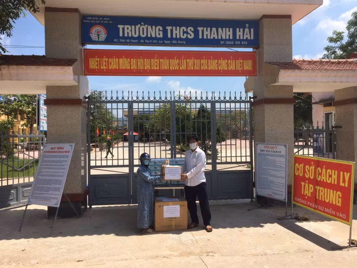 Các vật dụng, nhu yếu phẩm cần thiết nhất đã được Ban Nữ công Cục Hải quan tỉnh gửi đến bà con Bắc Giang.