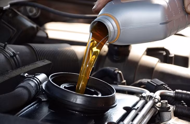 Mỗi loại xe sẽ có lọc nhớt với kích thước khác nhau và bạn cần chọn đúng loại lọc cho dòng xe của mình. Ảnh: VGT