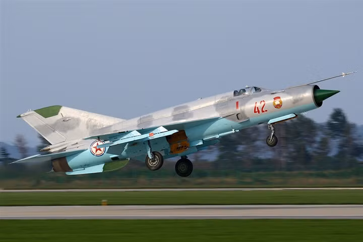 MiG-21 của Không quân Triều Tiên trong một triển lãm hàng không vào năm 2016. (Ảnh: Zone 49)