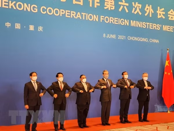 ASEAN-Trung Quoc: Khang dinh cam ket giai quyet cac van de cap bach hinh anh 2