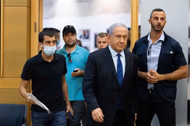 Thủ tướng Israel Benjamin Netanyahu (giữa). (Ảnh: Reuters)