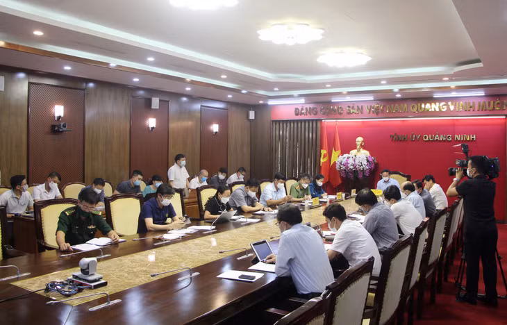 Quang cảnh cuộc họp.