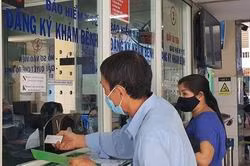 Người dân có thể đến cơ quan BHXH cấp huyện nơi cư trú để làm thủ tục đề nghị thanh toán trực tiếp chi phí khám chữa bệnh BHYT