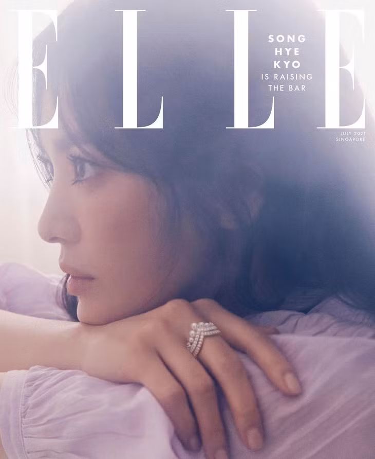 Vẻ đẹp ma mị của Song Hye Kyo trên tạp chí ảnh 2 Vẻ đẹp ma mị của Song Hye Kyo trên tạp chí ảnh 2
