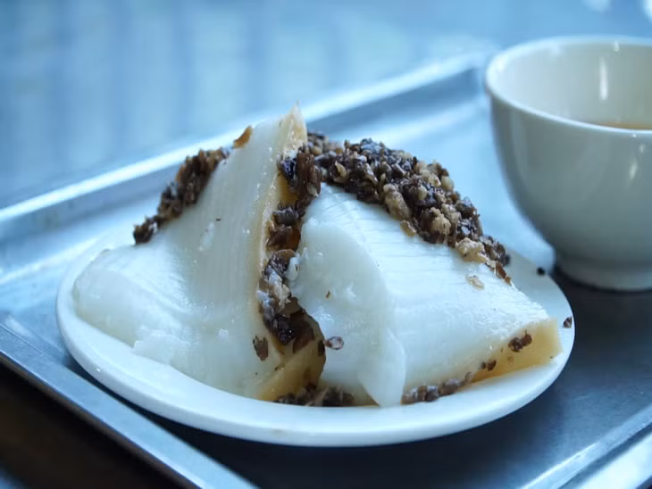 Bánh đúc món ăn quen thuộc của người dân các huyện miền Đông tỉnh Quảng Ninh