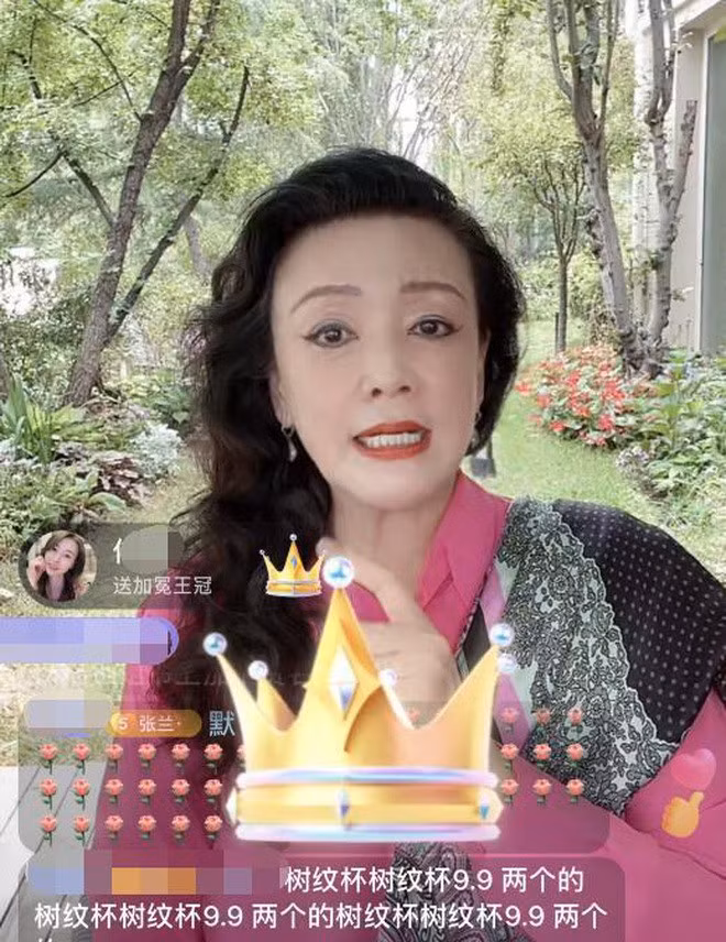 Ngày 28/6, mẹ chồng của Từ Hy Viên livestream chúc mừng sinh nhật con trai và khen ngợi con dâu xinh đẹp, hiền thảo.